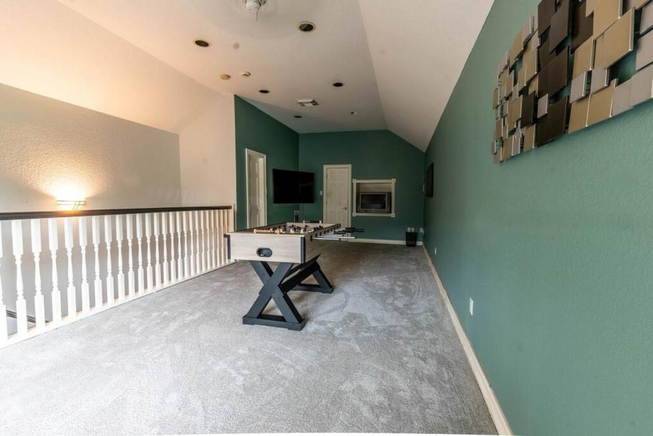 Huge 6 Bedroom With Pool, Spa, 85 Inch Tv, Game Room 休斯敦 外观 照片