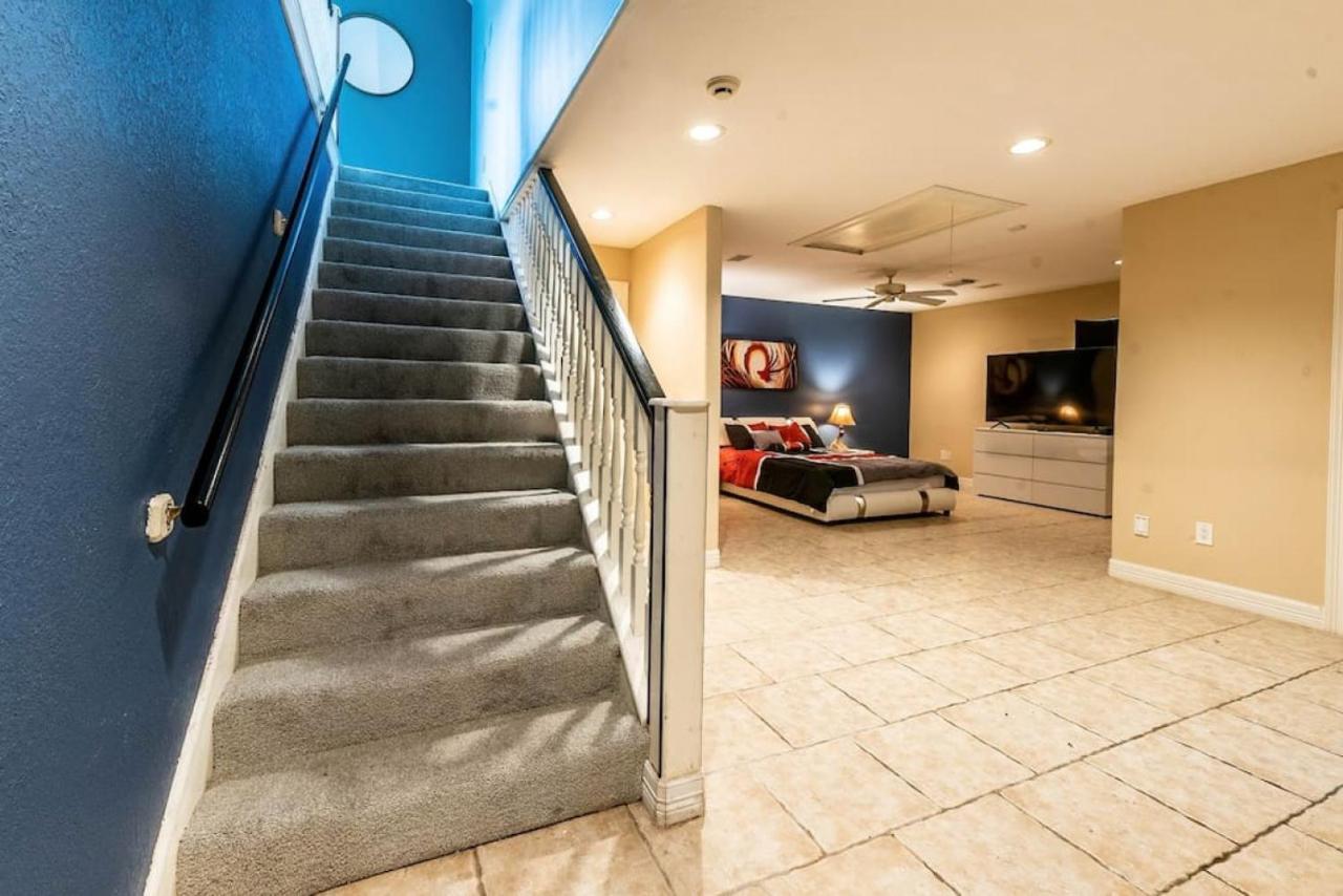 Huge 6 Bedroom With Pool, Spa, 85 Inch Tv, Game Room 休斯敦 外观 照片