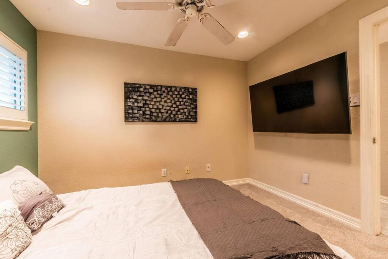 Huge 6 Bedroom With Pool, Spa, 85 Inch Tv, Game Room 休斯敦 外观 照片