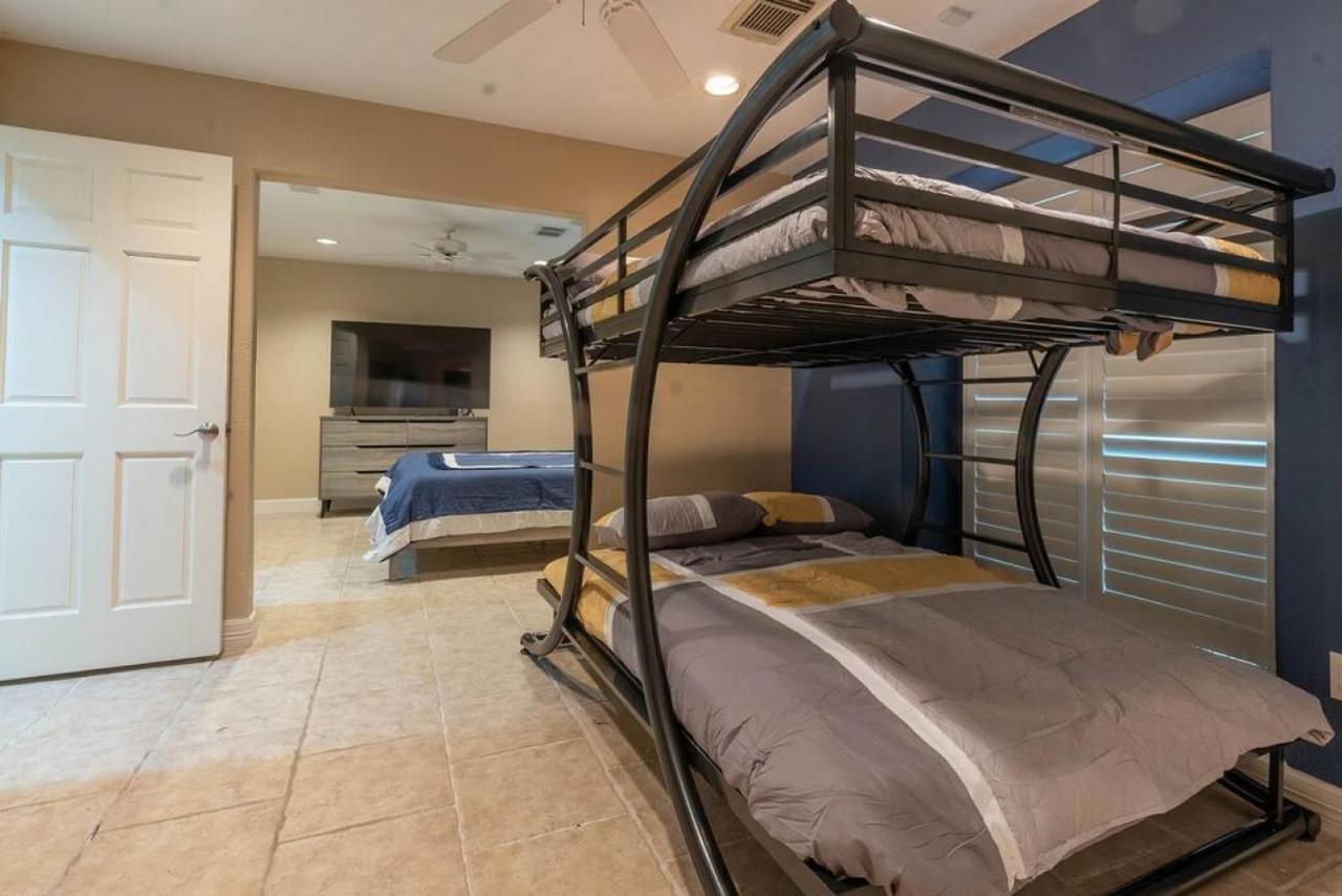 Huge 6 Bedroom With Pool, Spa, 85 Inch Tv, Game Room 休斯敦 外观 照片