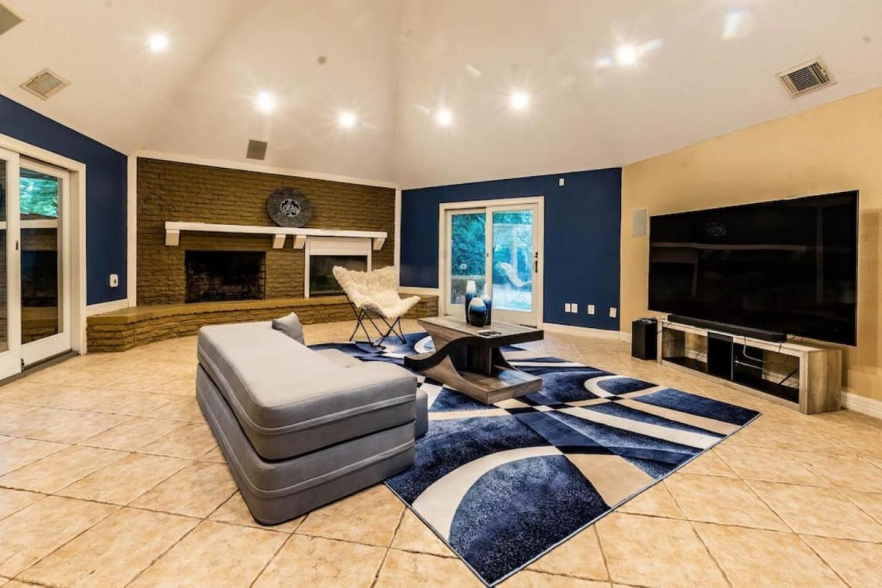 Huge 6 Bedroom With Pool, Spa, 85 Inch Tv, Game Room 休斯敦 外观 照片