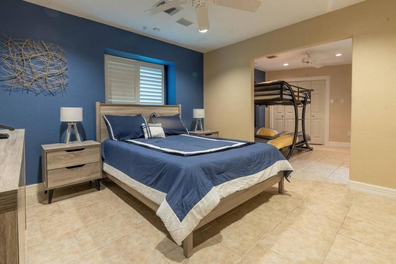 Huge 6 Bedroom With Pool, Spa, 85 Inch Tv, Game Room 休斯敦 外观 照片