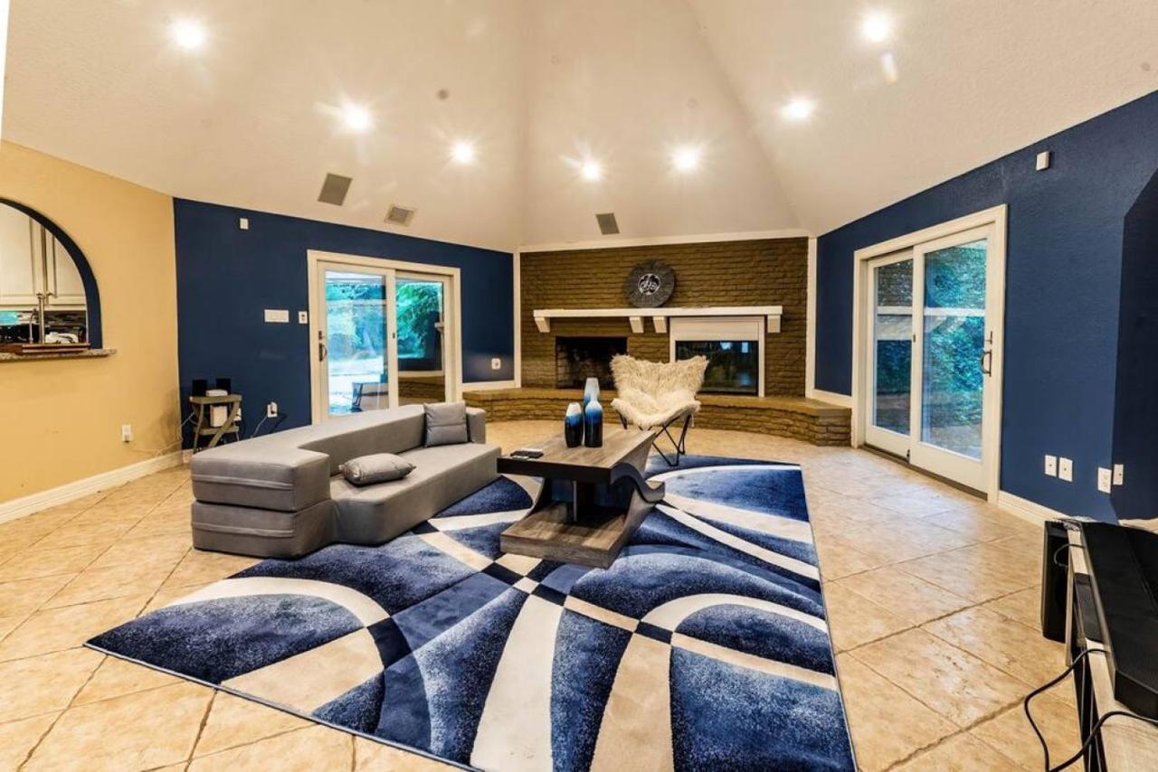 Huge 6 Bedroom With Pool, Spa, 85 Inch Tv, Game Room 休斯敦 外观 照片