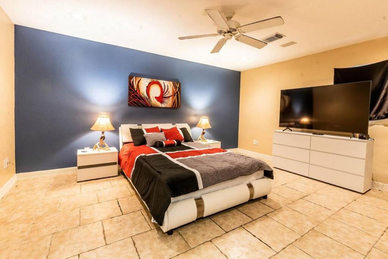 Huge 6 Bedroom With Pool, Spa, 85 Inch Tv, Game Room 休斯敦 外观 照片