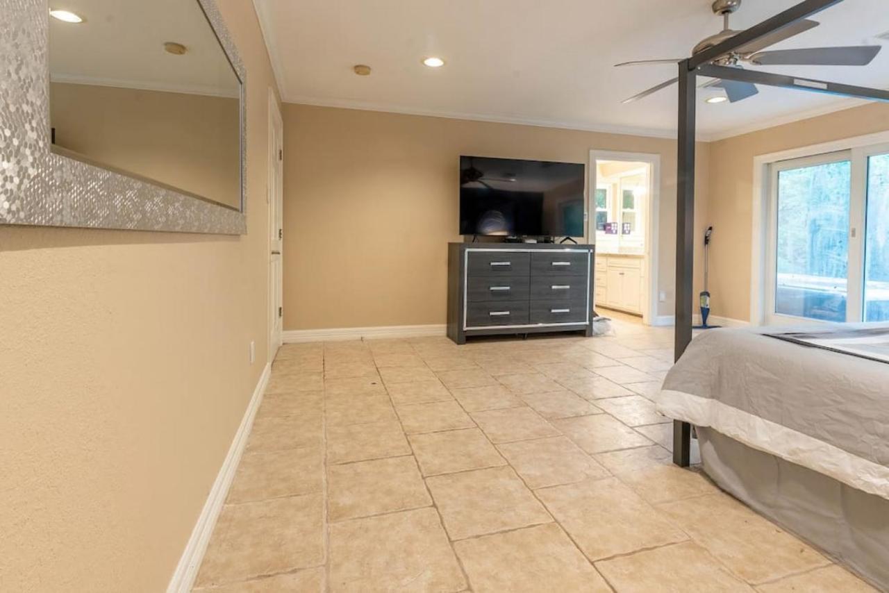 Huge 6 Bedroom With Pool, Spa, 85 Inch Tv, Game Room 休斯敦 外观 照片