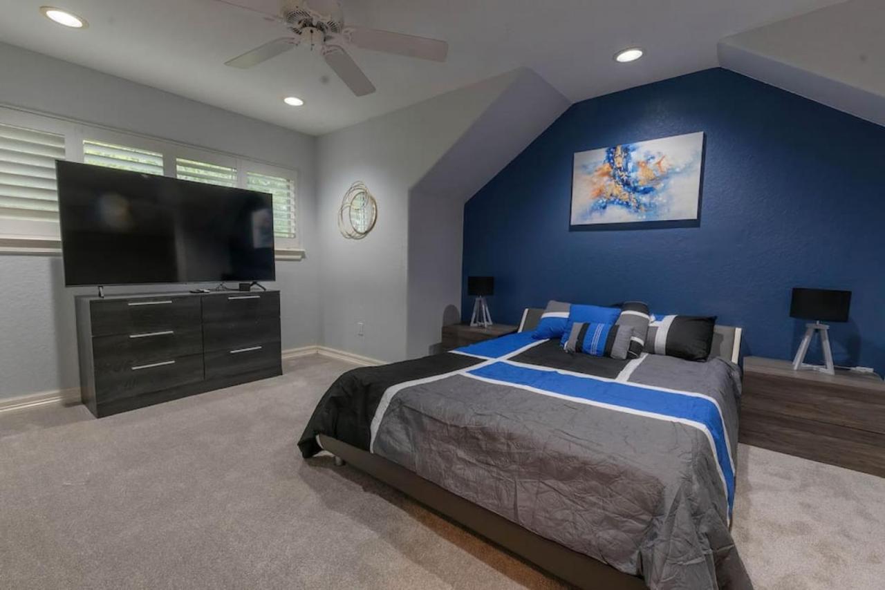 Huge 6 Bedroom With Pool, Spa, 85 Inch Tv, Game Room 休斯敦 外观 照片